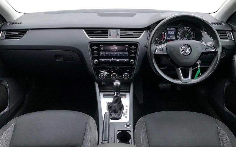 Usado Skoda Octavia SE Drive 150 CV (110 kW) 2020 Azul Utilitario