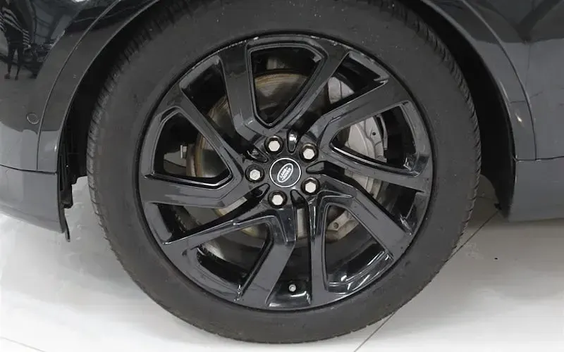 Used Land Rover Discovery HSE Dynamic 300 HP (220 kW) 2021 Black SUV