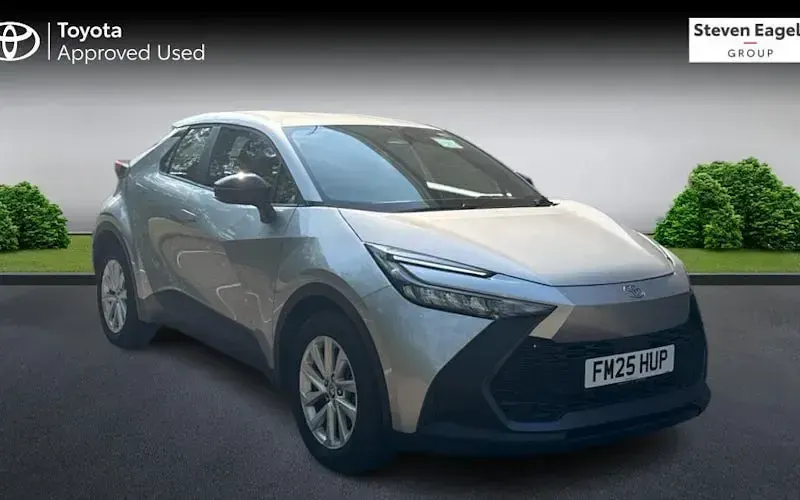 Used Toyota C-HR 140 HP (102 kW) 2025 SUV