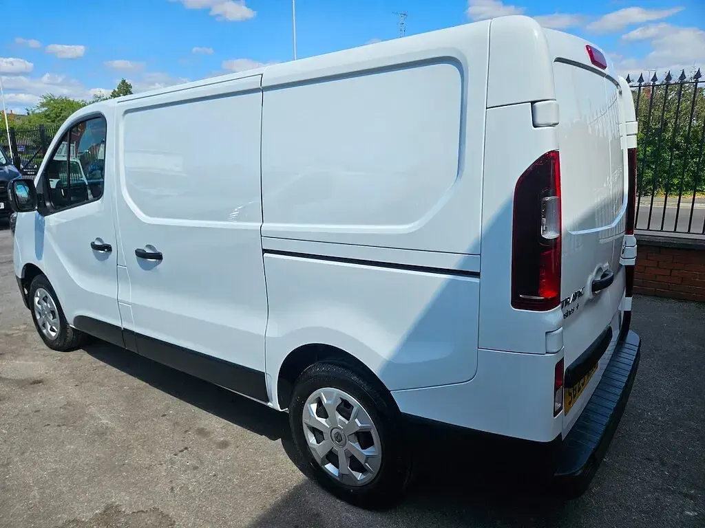 Used Renault Trafic Business 2023 White