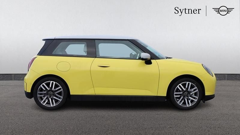 Used Mini Cooper Hatch 133 kW (181 HP) 2024 Yellow Hatchback