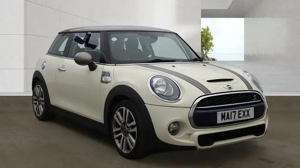 Used Mini Cooper S Hatch 2017 White Hatchback