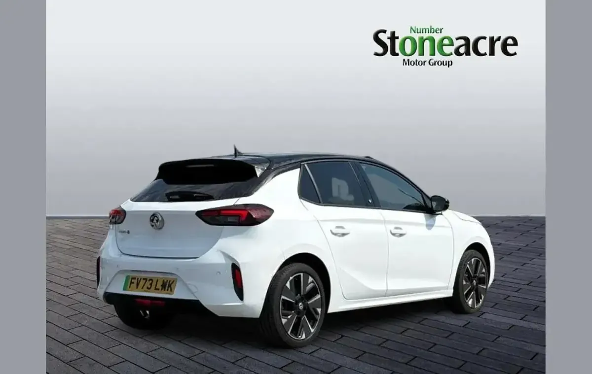 Used Vauxhall Corsa-e 98 kW (134 HP) 2023 White Hatchback