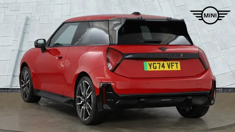 Used Mini Cooper SE Hatch 158 kW (215 HP) 2024 Red Hatchback