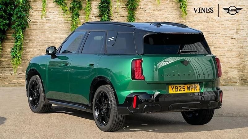 Used Mini Countryman 168 HP (123 kW) 2025 Green SUV