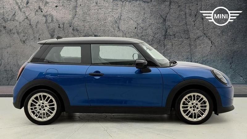 Used Mini Cooper Hatch 154 HP (113 kW) 2024 Blue Hatchback
