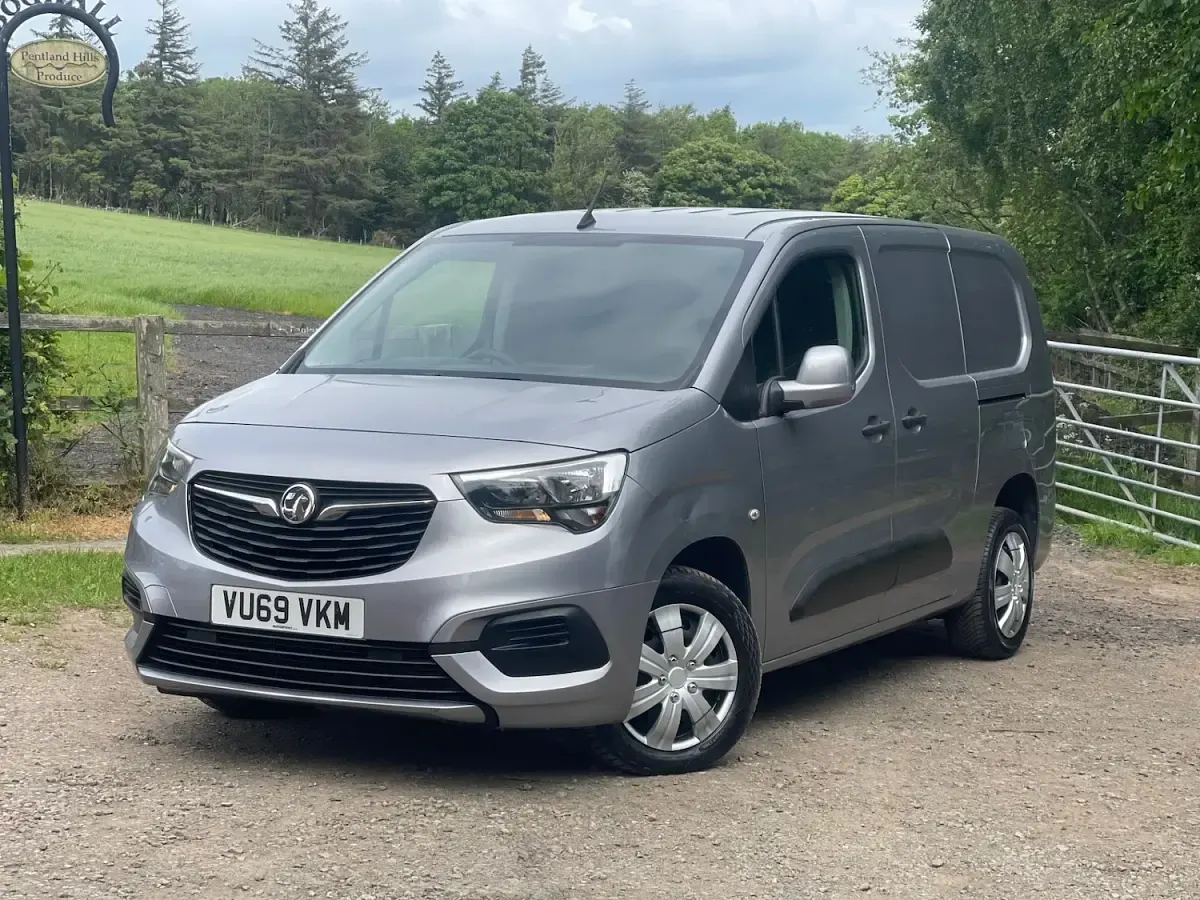 Used Vauxhall Combo Sportive 100 HP (73 kW) 2019 Grey MPV