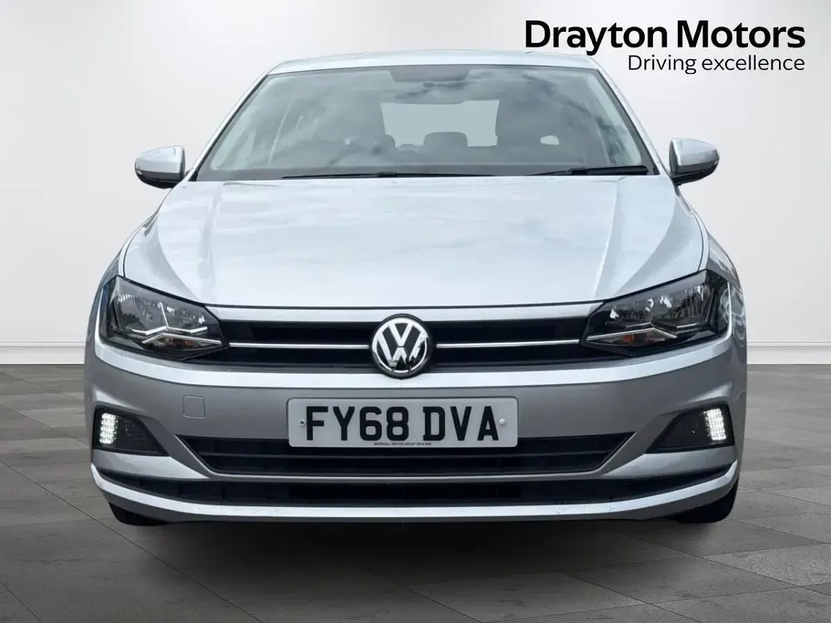 Used VW Polo SE 65 HP (47 kW) 2018 Silver Hatchback