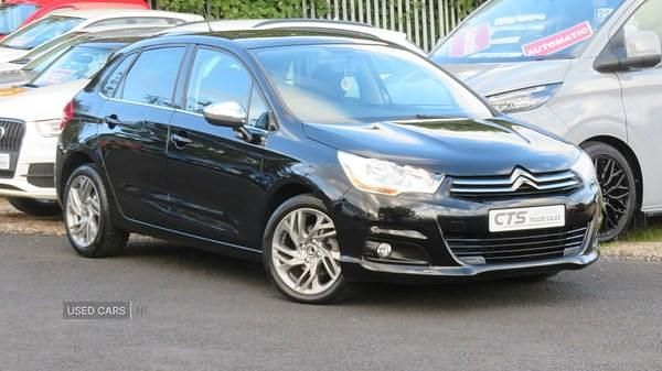 Black Used 2015 Citroën C4 SELECTION Hatchback | £4,875 (Expensive) - Image 1/4
