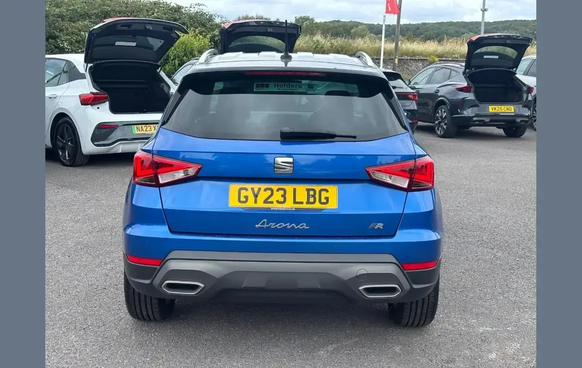 Used Seat Arona FR 108 HP (79 kW) 2023 Blue SUV