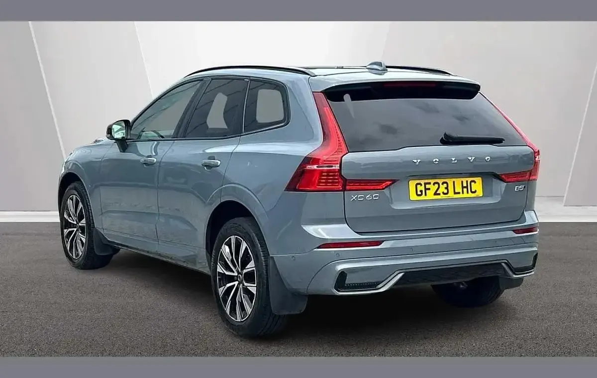 Used Volvo XC60 Plus 247 HP (181 kW) 2023 Grey SUV