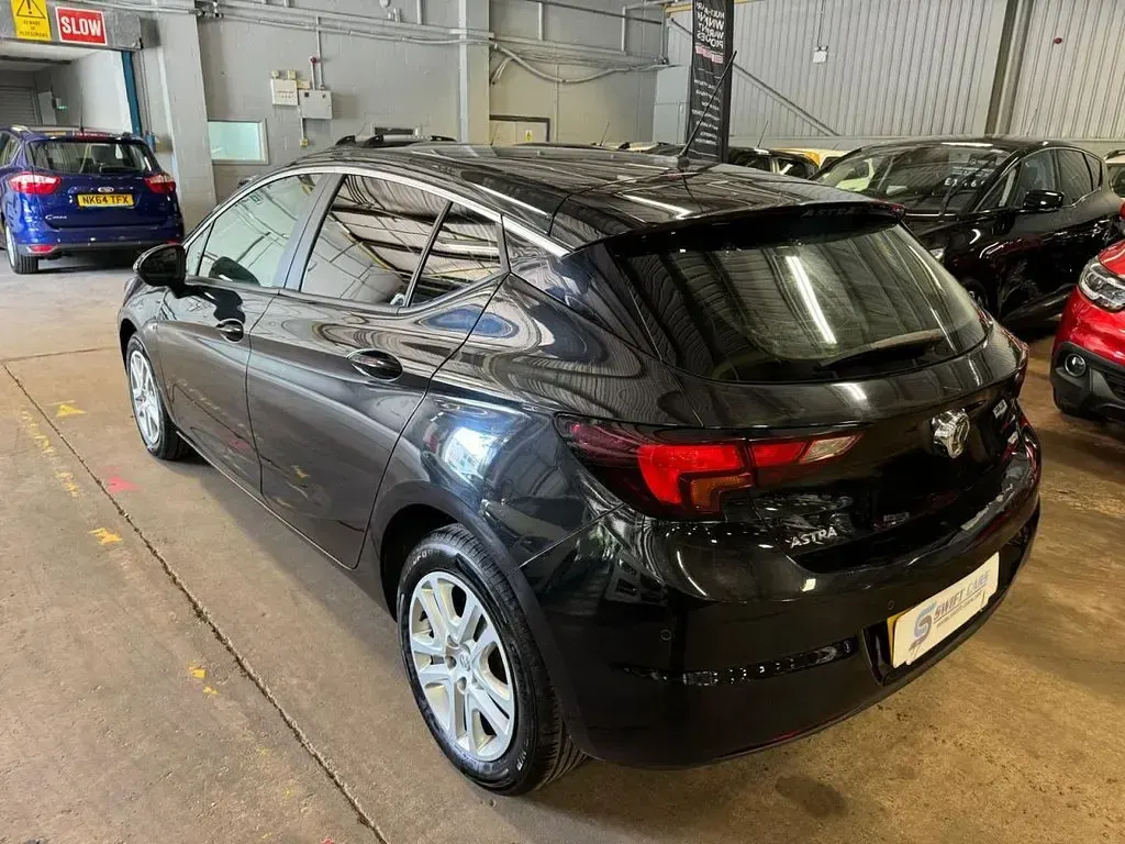 Used Vauxhall Astra Design Edition 136 HP (100 kW) 2015 Black Hatchback