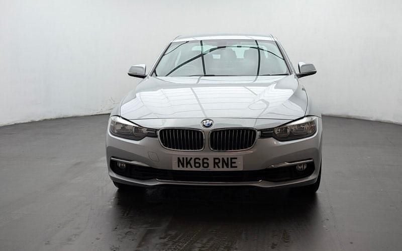 Used BMW 320 Luxury Line 184 HP (135 kW) 2016 Silver Sedan