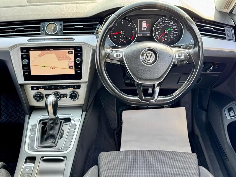 Used VW Passat Business 120 HP (88 kW) 2018 White Estate