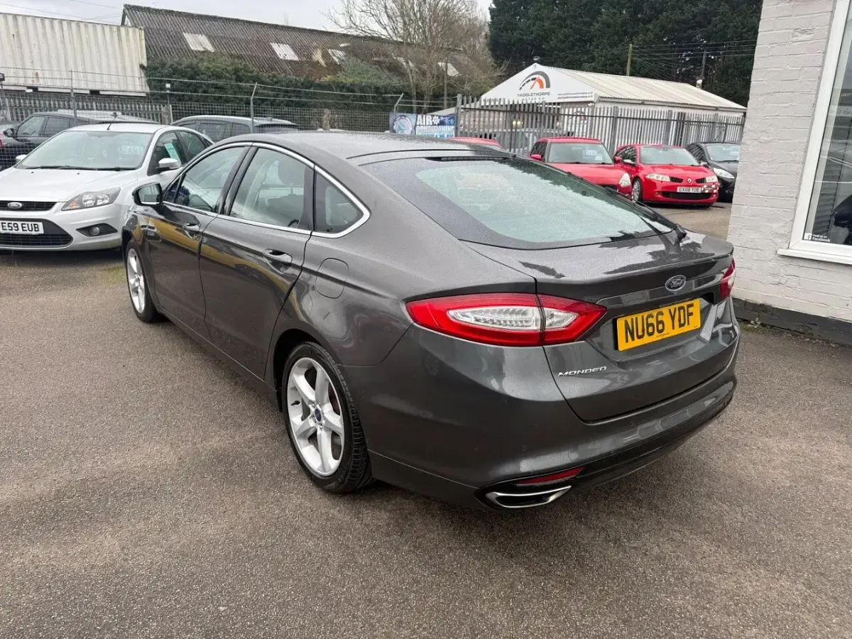 Used Ford Mondeo Titanium 180 HP (132 kW) 2016 Grey Hatchback