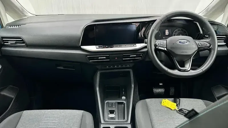 Used Ford Grand Tourneo Connect Active 122 HP (89 kW) 2023 Blue MPV