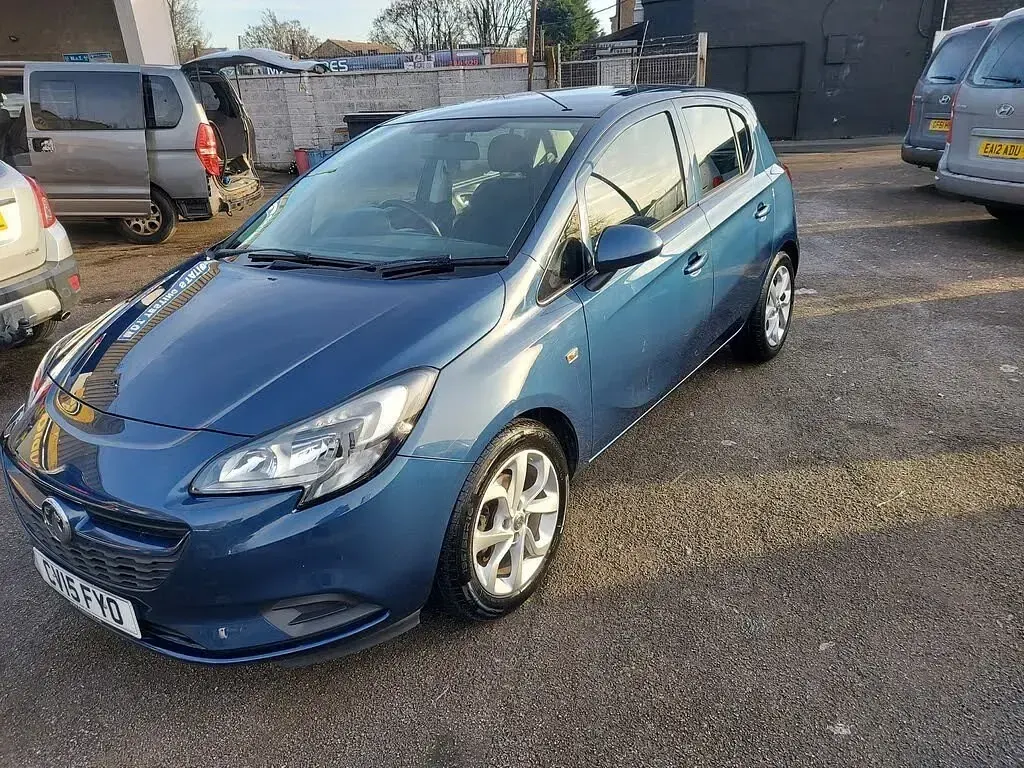 Second-hand Vauxhall Corsa 2015 Albastru Hatchback