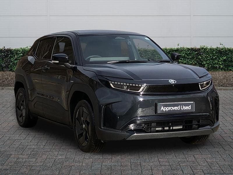 New Toyota Urban Cruiser Design 127 kW (174 HP) 2026 Dusk black SUV