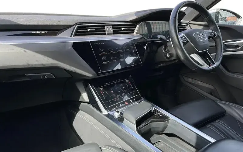 Used Audi e-tron Sportback S-Line 300 kW (408 HP) 2022 Silver SUV