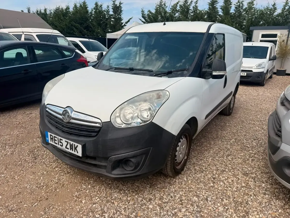 Used Vauxhall Combo 2015 White MPV