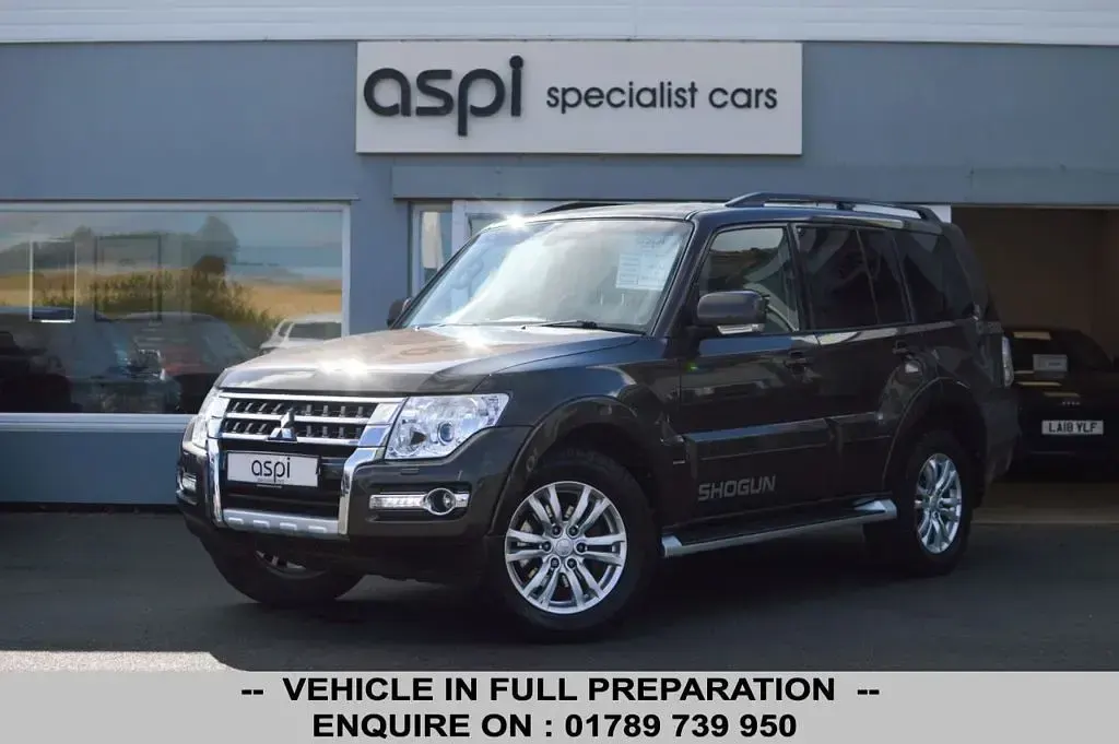Used Mitsubishi Shogun 187 HP (137 kW) 2017 Brown SUV