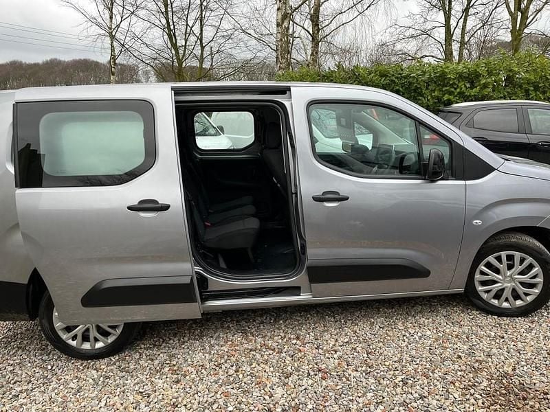 Used Citroën Berlingo 100 HP (73 kW) 2022 Grey MPV
