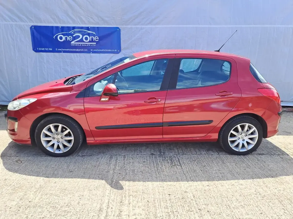 Used Peugeot 308 2009 Red Hatchback