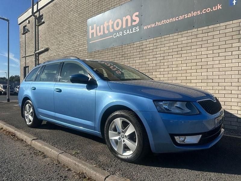Blue Used 2016 Skoda Octavia SE Estate | £7,995 (Super price) - Image 1/4