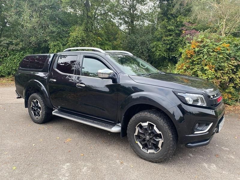 Black Used 2020 Nissan Navara Tekna Pickup | £15,250 (Good price) - Image 1/4