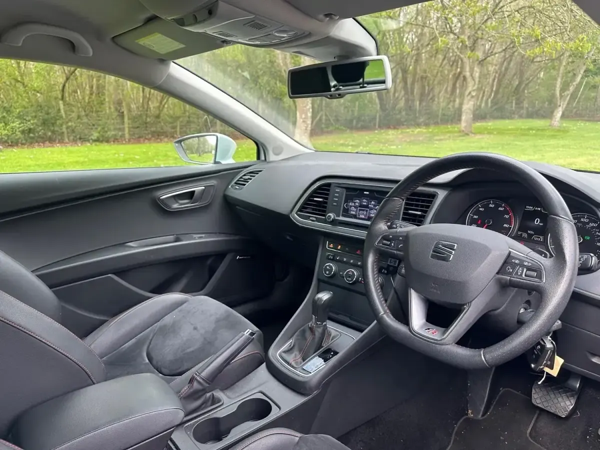 Second-hand Seat Leon FR 180 CP (132 kW) 2013 Alb Hatchback