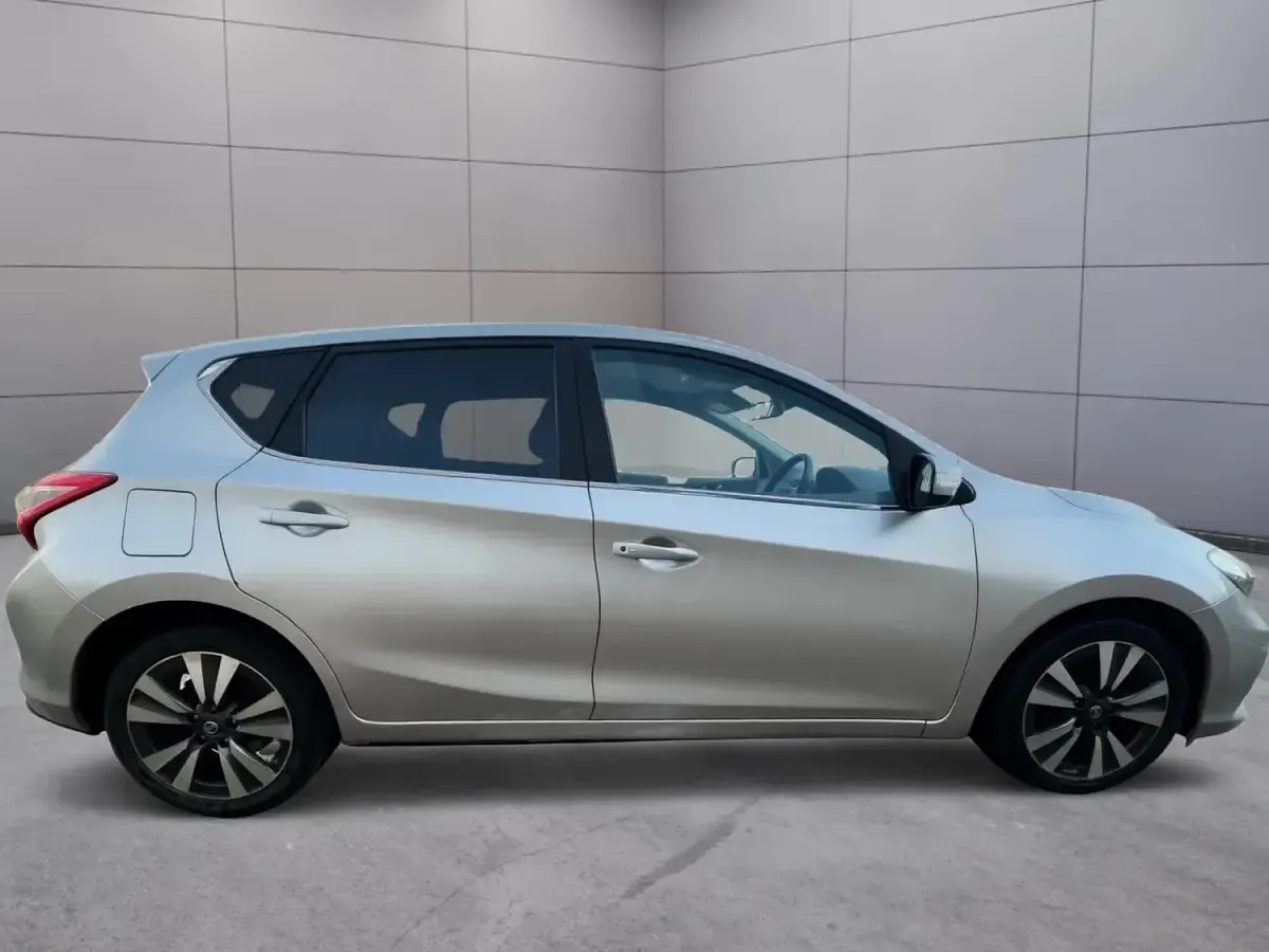 Used Nissan Pulsar N-TEC 110 HP (80 kW) 2016 Silver Hatchback