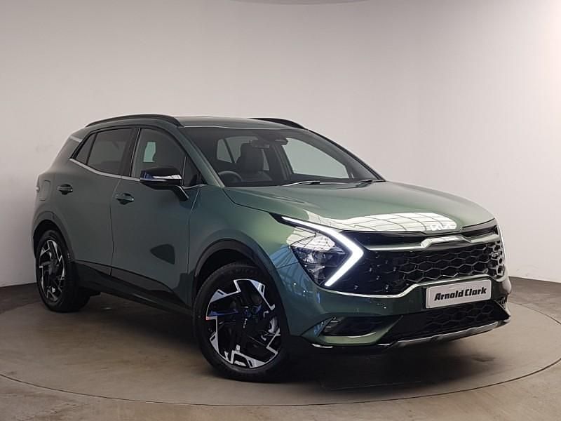 Premium paint experience green New 2025 Kia Sportage GT-Line SUV | £32,498 (Good price) - Image 1/4