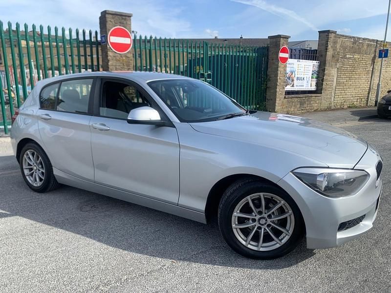 Silver Used 2011 BMW 120 Hatchback | £2,695 (Good price) - Image 1/4