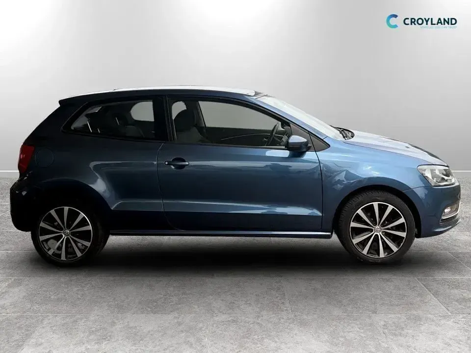 Used VW Polo SE 60 HP (44 kW) 2014 Blue Hatchback