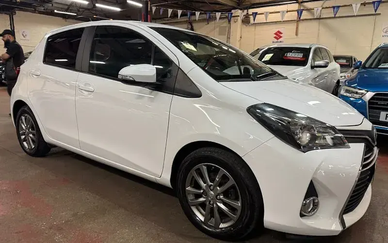 Usado Toyota Yaris 69 HP (50 kW) 2016 Citadino