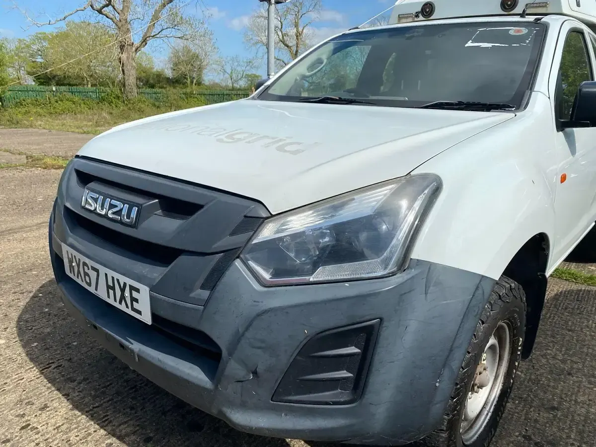 Used Isuzu D-Max 164 HP (120 kW) 2017 White Pickup