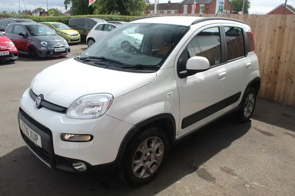 Used Fiat Panda Trekking 95 HP (69 kW) 2016 White Hatchback