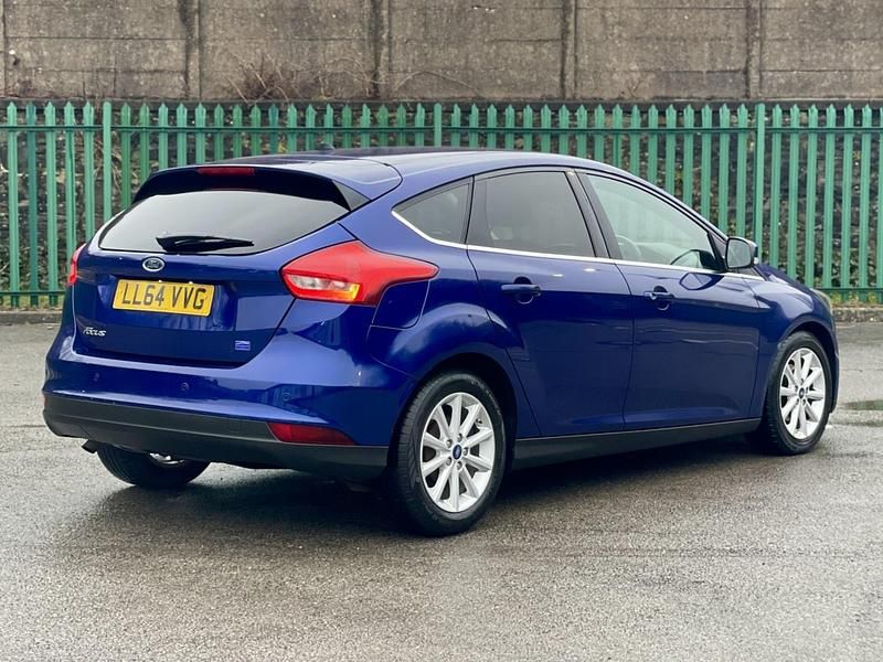 Used Ford Focus Titanium 120 HP (88 kW) 2014 Blue Hatchback