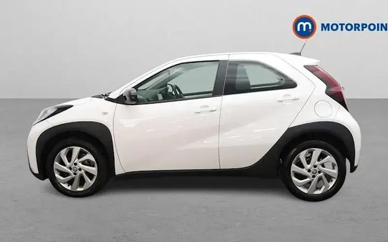 Used Toyota Aygo X PURE 72 HP (52 kW) 2025 SUV