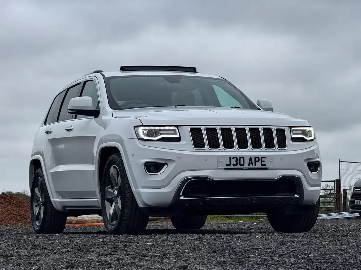 Used Jeep Grand Cherokee Overland 2017 White SUV
