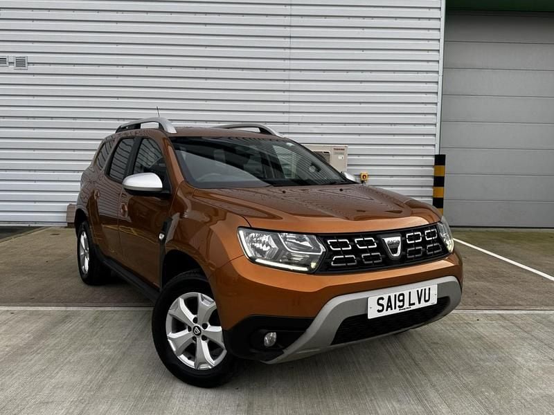 Used Dacia Duster Comfort 115 HP (84 kW) 2019 Orange SUV