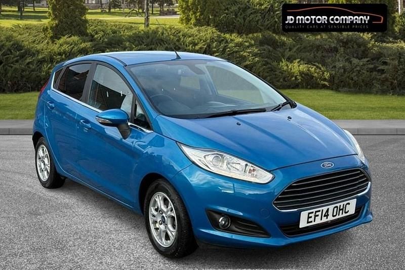 Used Ford Fiesta Titanium 95 HP (69 kW) 2014 Blue Hatchback
