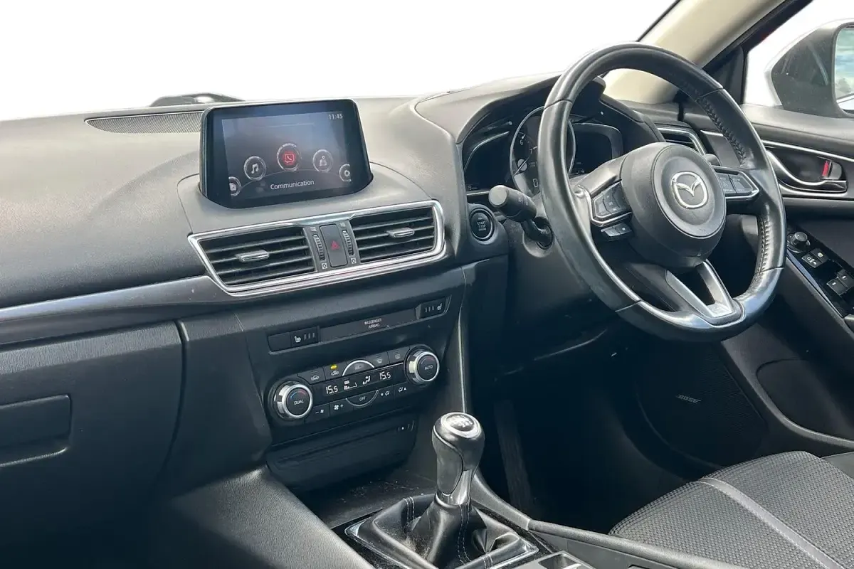 Used Mazda 3 Inclusive 120 HP (88 kW) 2018 Silver Hatchback