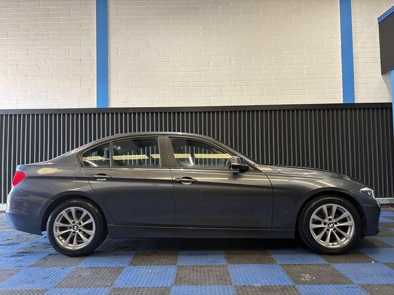 Begagnad BMW 320 2014 Grå Sedan