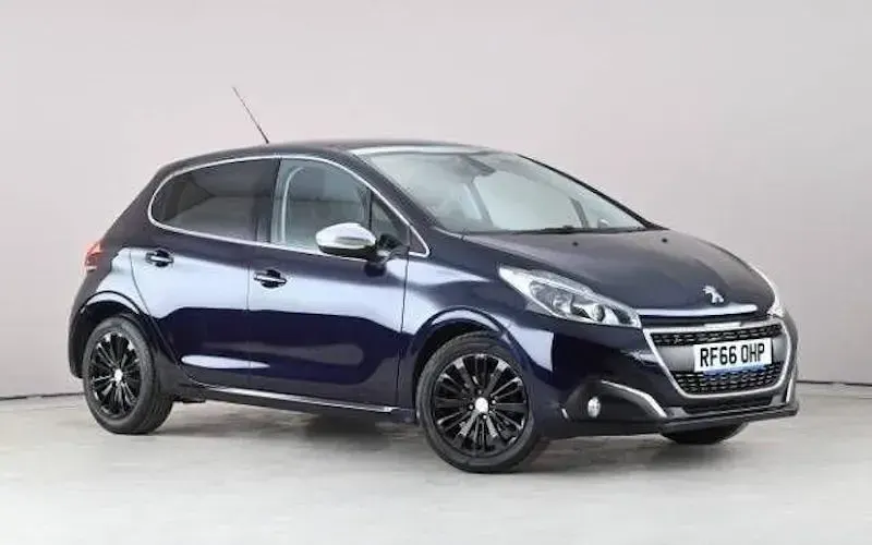 Używany Peugeot 208 Allure Premium 82 KM (60 kW) 2018 Hatchback
