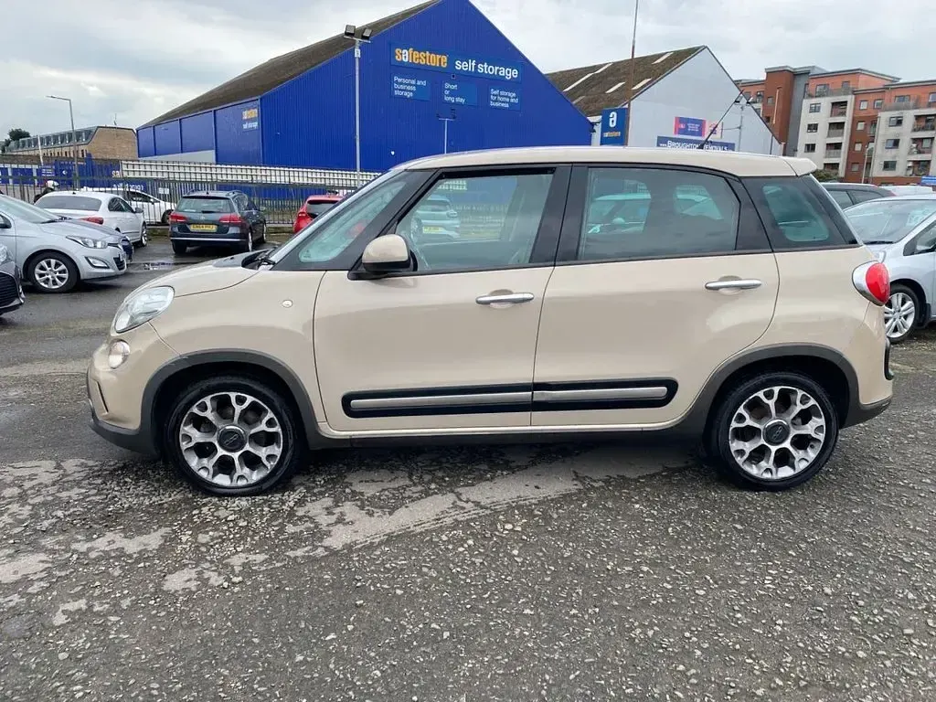 Used Fiat 500L Trekking 85 HP (62 kW) 2013 Beige MPV
