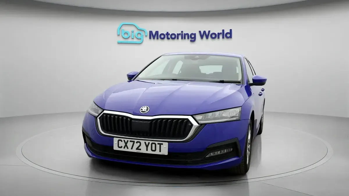 Used Skoda Octavia SE Technology 110 HP (80 kW) 2023 Blue Hatchback