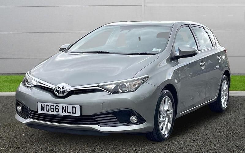 Used Toyota Auris Business Edition 116 HP (85 kW) 2016 Grey Hatchback