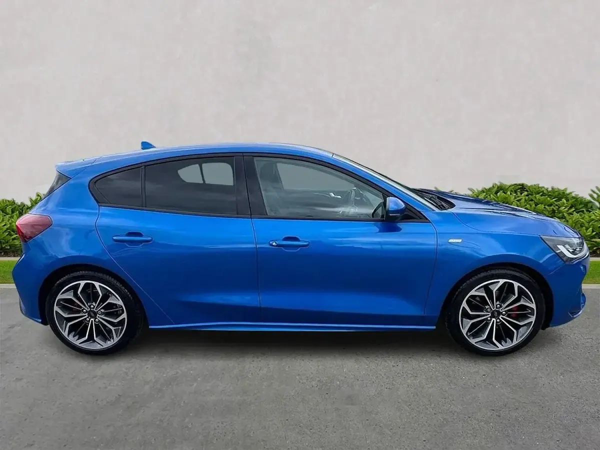 Used Ford Focus ST-Line X 2023 Blue Hatchback
