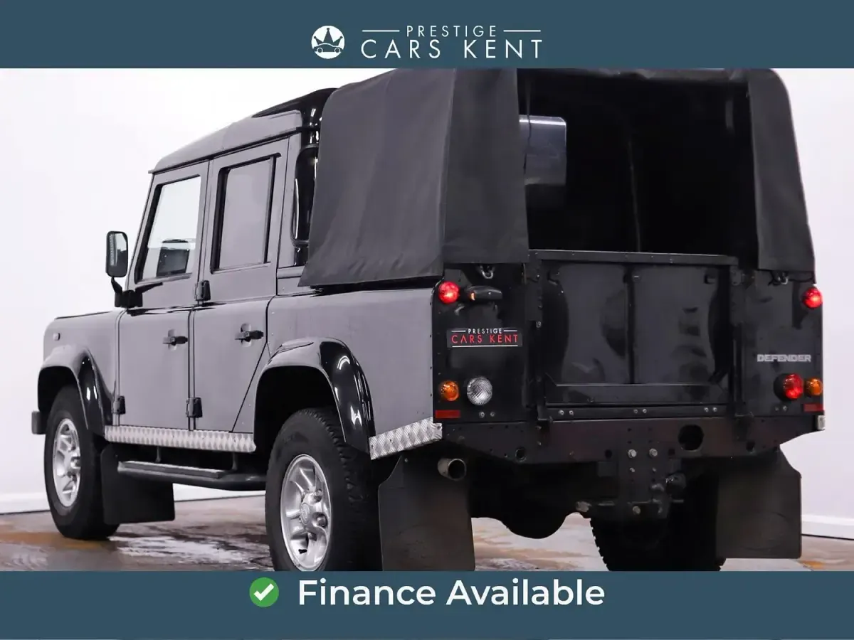 Usado Land Rover Defender 122 HP (89 kW) 2014 Preto Pickup